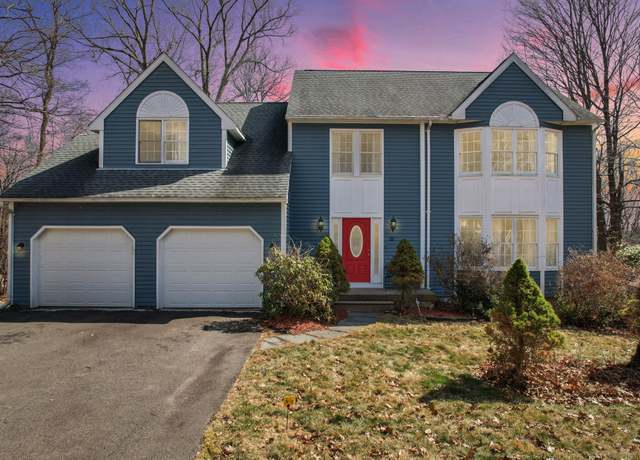 Property at 22 Village View Ln, Farmington, CT 06085, 4 beds, 2.5 baths