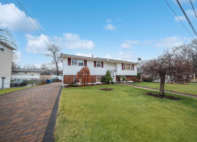 Property at 18 Tedesco Dr, Waterbury, CT 06708, 3 beds, 2 baths