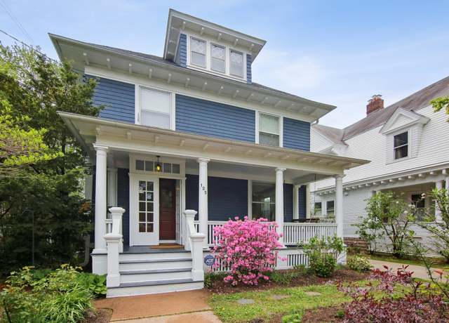 Property at 125 Livingston St, New Haven, CT 06511, 6 beds, 2.5 baths