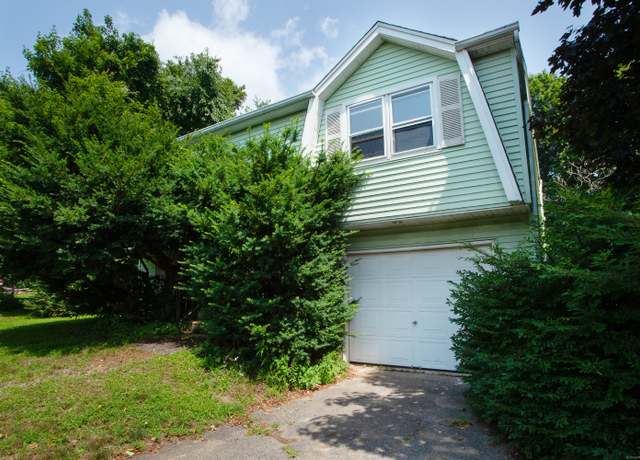 Property at 93 Cookes Rdg, Torrington, CT 06790, 2 beds, 1.5 baths