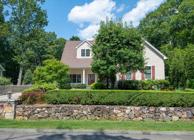 Property at 101 Carol St, Danbury, CT 06810, 2 beds, 2.5 baths