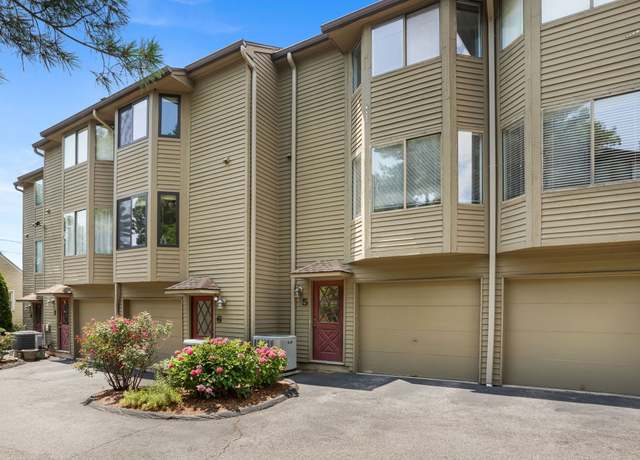 Property at 100 Willowbrook Ave #100, Stamford, CT 06902, 2 beds, 2.5 baths