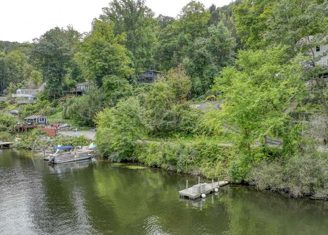 Property at 25 Brookbridge Dr, Newtown, CT 06482, 2 beds, 1 bath