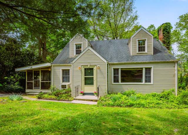 Property at 555 Church Hill Rd, Fairfield, CT 06825, 3 beds, 2 baths
