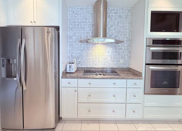 Property at 12 Heritage Crst Unit E, Southbury, CT 06488, 2 beds, 2 baths