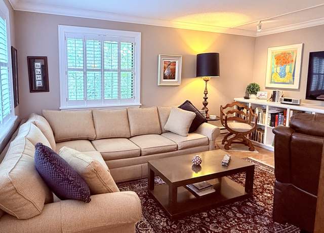 Property at 12 Heritage Crst Unit E, Southbury, CT 06488, 2 beds, 2 baths