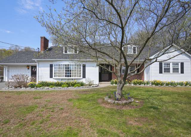 Property at 870 N Colony Rd, Meriden, CT 06450, 4 beds, 2 baths