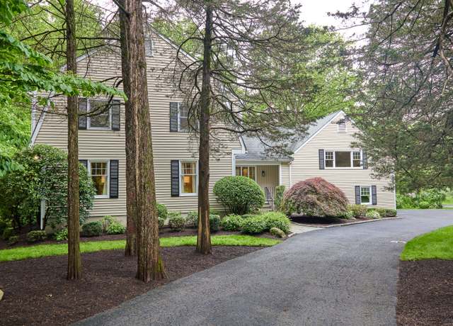 Property at 42 Trails End Rd, Weston, CT 06883, 4 beds, 3 baths