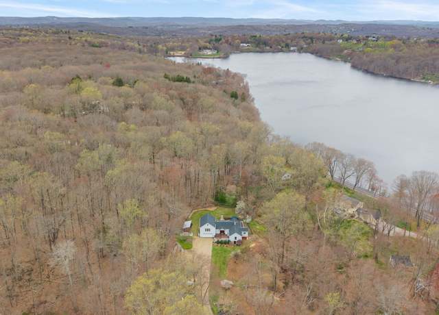 Property at 98 Taunton Lake Rd, Newtown, CT 06470, 3 beds, 2 baths