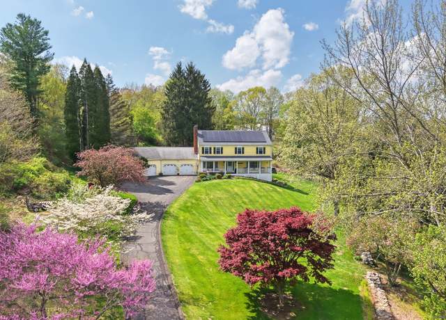 Property at 2 White Oak Farm Rd, Newtown, CT 06470, 4 beds, 2.5 baths