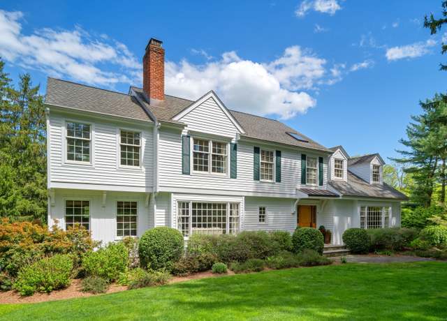 Property at 4 Hedgerow Cmn, Weston, CT 06883, 5 beds, 4.5 baths