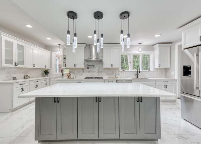 Property at 175 Scarborough St, Hartford, CT 06105, 7 beds, 5.5 baths