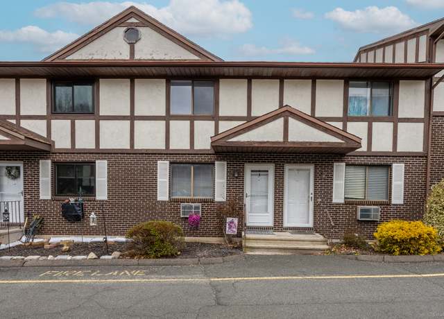 Property at 260 Scott Rd Apt 10, Waterbury, CT 06705, 3 beds, 1.5 baths