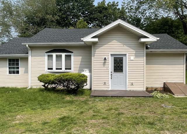 Property at 165 Newent Rd, Lisbon, CT 06351, 3 beds, 1 bath