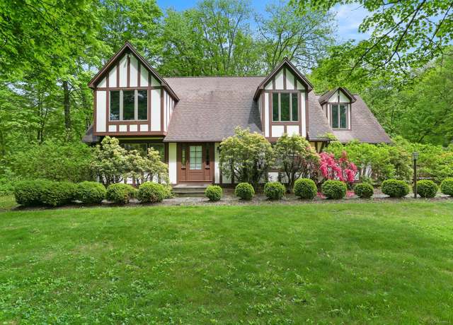 Property at 2 Kramer Ln, Weston, CT 06883, 4 beds, 2.5 baths