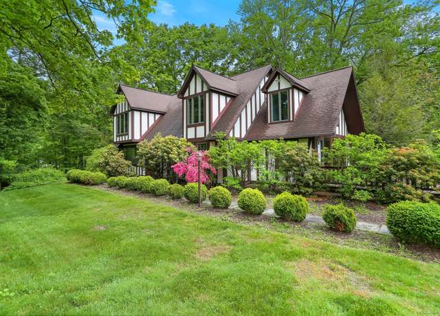 Property at 2 Kramer Ln, Weston, CT 06883, 4 beds, 2.5 baths