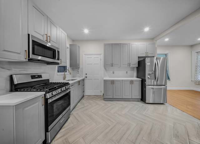 Property at 180 Benham Ave, Bridgeport, CT 06605, 6 beds, 2 baths
