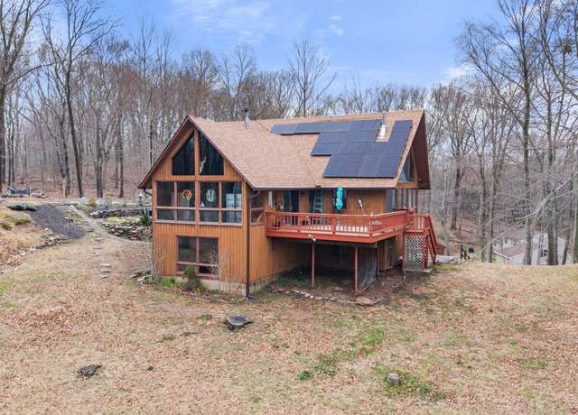 Property at 162 Hattertown Rd, Newtown, CT 06470, 5 beds, 3 baths