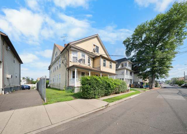 Property at 49 Dover St, Bridgeport, CT 06610, 11 beds, 5 baths