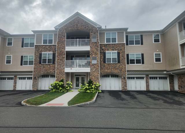 Property at 601 Brookside Ct #601, Newtown, CT 06470, 2 beds, 2 baths