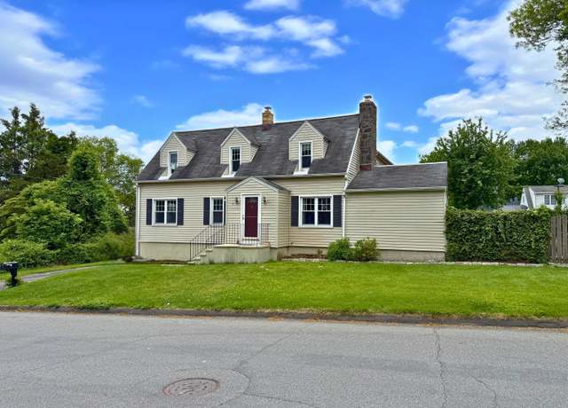 Property at 51 Laurel St, Fairfield, CT 06824, 4 beds, 3 baths