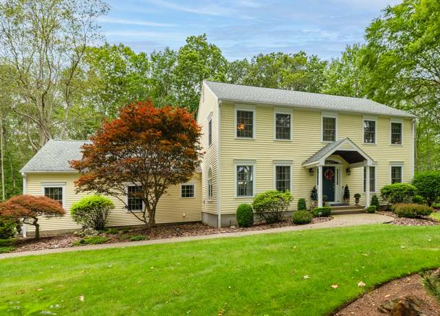 Property at 111 Dwyer Rd, Middlebury, CT 06762, 3 beds, 2.5 baths