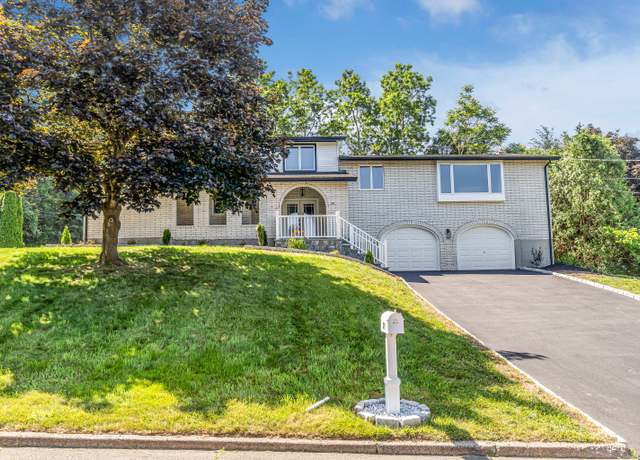Property at 39 Farm Hill Rd, Wallingford, CT 06492, 5 beds, 3 baths