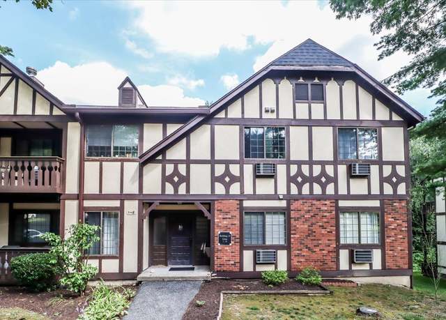 Property at 2 Essex Ct #2, Brookfield, CT 06804, 2 beds, 1.5 baths