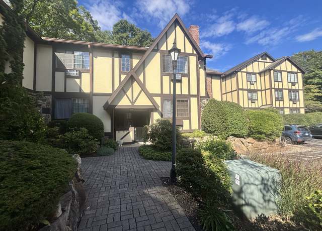 Property at 50 Aiken St Apt 471, Norwalk, CT 06851, 1 bed, 1.5 baths
