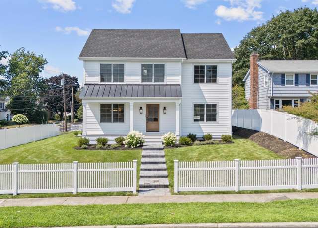 Property at 15 Barton Rd, Fairfield, CT 06824, 6 beds, 4.5 baths