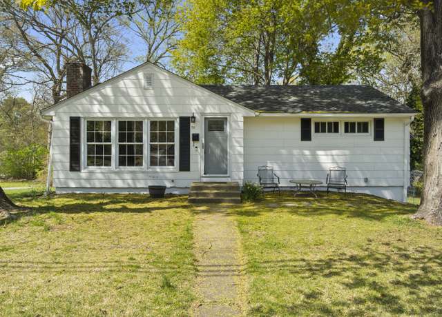 Property at 72 Park Ave, Montville, CT 06382, 2 beds, 1 bath