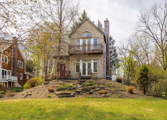 Property at 145 Lakeside Dr, Ridgefield, CT 06877, 2 beds, 2.5 baths