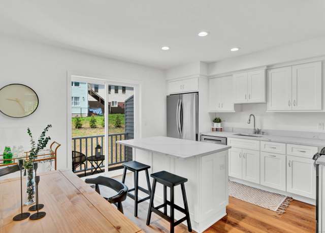 Property at 33 Main St #1, Meriden, CT 06451, 2 beds, 2.5 baths