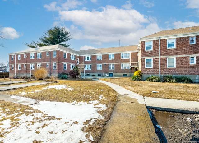 Property at 88 Canaan Ct Bldg 84, 13, Stratford, CT 06614, 2 beds, 1 bath