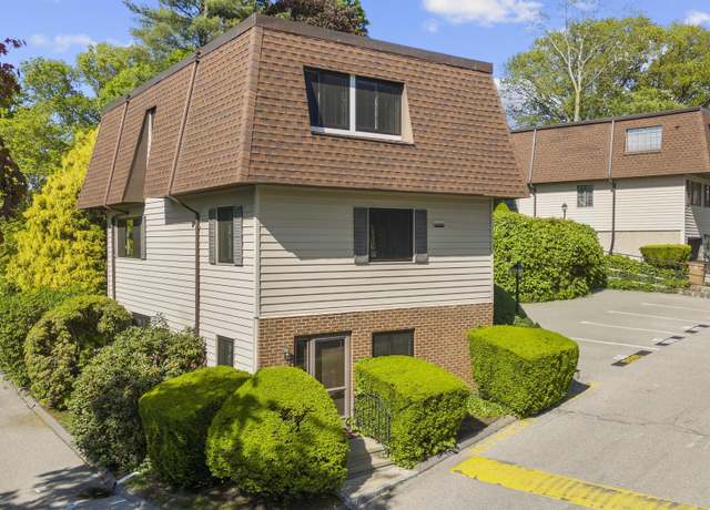 Property at 202 Soundview Ave #59, Stamford, CT 06902, 2 beds, 2.5 baths