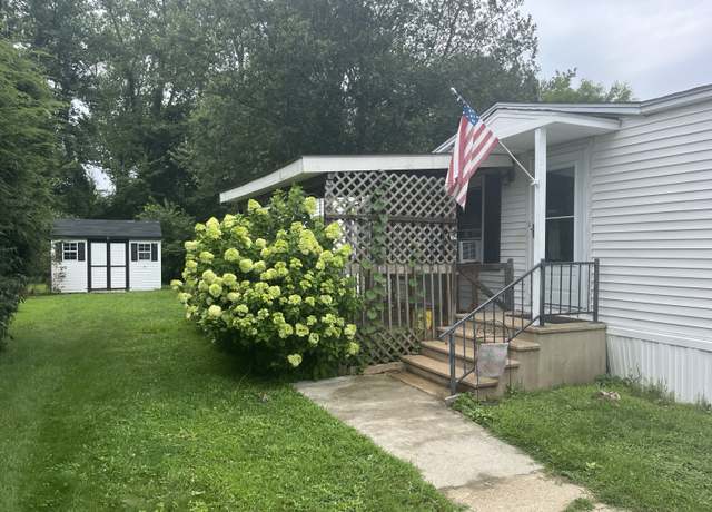 Property at 47 Elm St, East Windsor, CT 06088, 2 beds, 1 bath