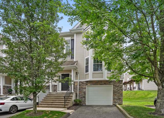 Property at 1105 Sienna Dr #1105, Danbury, CT 06810, 2 beds, 2.5 baths
