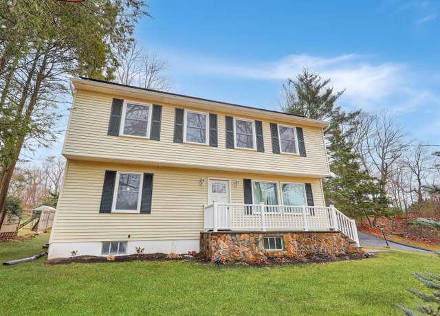 Property at 76 Three Mile Hill Rd, Middlebury, CT 06762, 4 beds, 3 baths