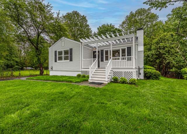 Property at 19 Jamroga Ln, Stamford, CT 06905, 4 beds, 3 baths