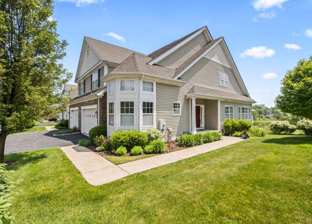 Property at 22 Pebble Beach Dr #22, Bloomfield, CT 06002, 4 beds, 3.5 baths