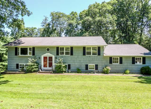 Property at 11 Chestnut Hill Dr, New Fairfield, CT 06812, 3 beds, 2.5 baths