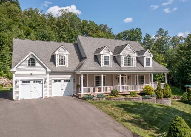 Property at 93 Oakwood Dr, Harwinton, CT 06791, 3 beds, 3.5 baths
