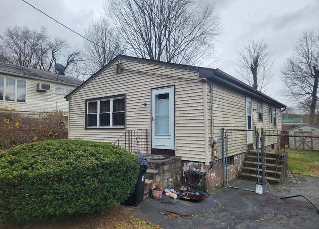 Property at 102 Crest Ave, East Haven, CT 06513, 3 beds, 1 bath