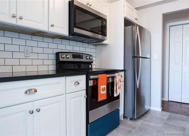 Property at 887 Farmington Ave Unit 6J, West Hartford, CT 06119, 2 beds, 1 bath
