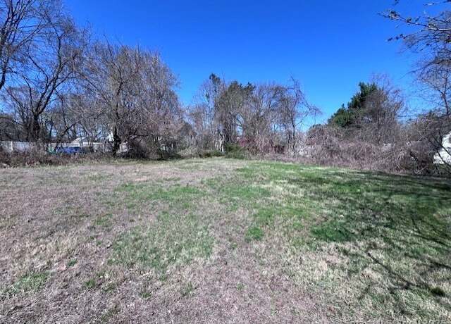 Property at 177 High St, Manchester, CT 06040