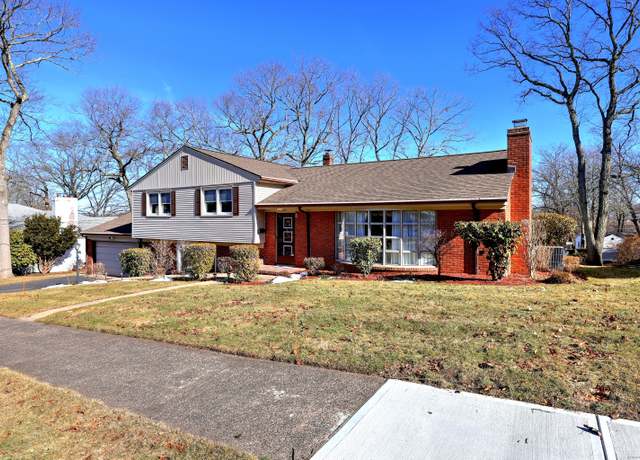 Property at 120 Stevenson Rd, New Haven, CT 06515, 3 beds, 3 baths