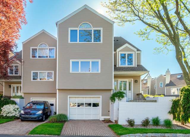 Property at 75 Harbour View Pl #75, Stratford, CT 06615, 2 beds, 3.5 baths