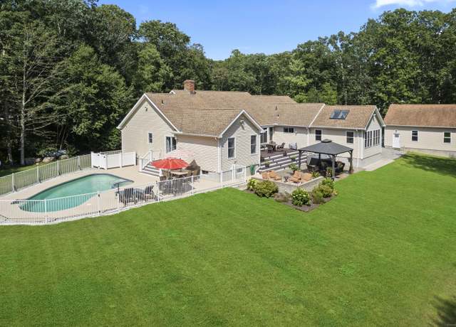 Property at 71 Olde Orchard Rd, Clinton, CT 06413, 4 beds, 2.5 baths