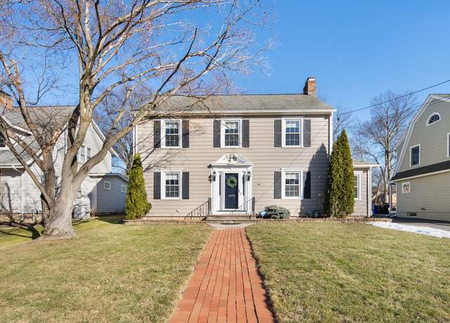 Property at 38 Foxcroft Rd, West Hartford, CT 06119, 4 beds, 3.5 baths