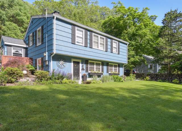 Property at 56 Giants Neck Rd, East Lyme, CT 06357, 3 beds, 1.5 baths